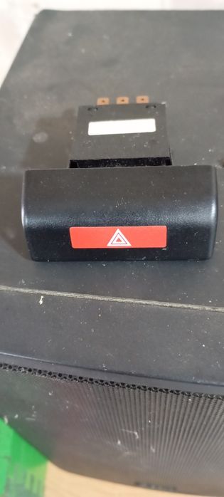 Botão 4 piscas Corsa A