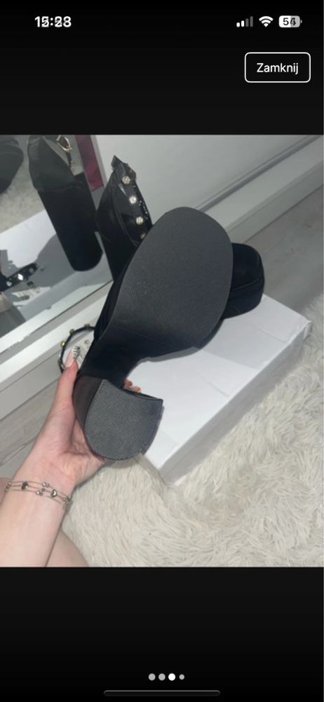Buty na słupku czarne z kryształkami