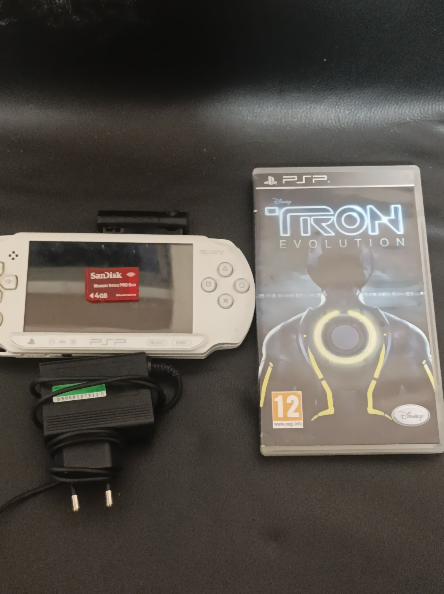 Vendo está manifica consola psp