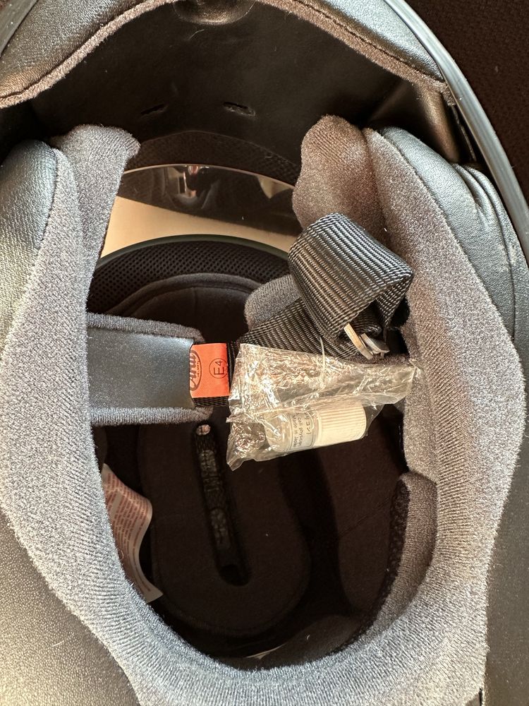 Capacete Novo Arai RRS da Ferrari nunca usado