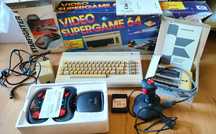 Komputer Commodore C64G, magnetofon, joystick, 2 kontrolery BlackBox 8