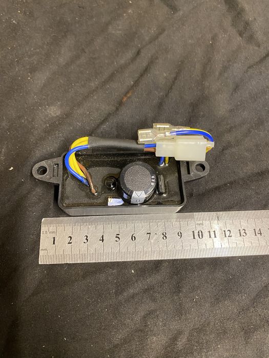 Продам регулятор напряжения генератора