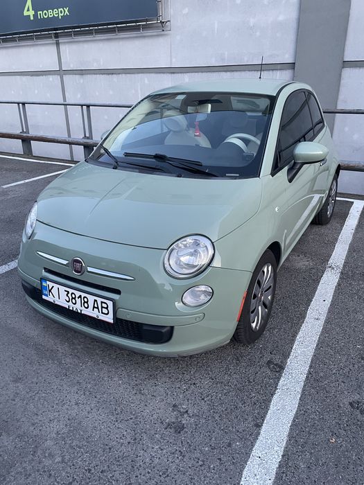 Автомобіль Fiat 500