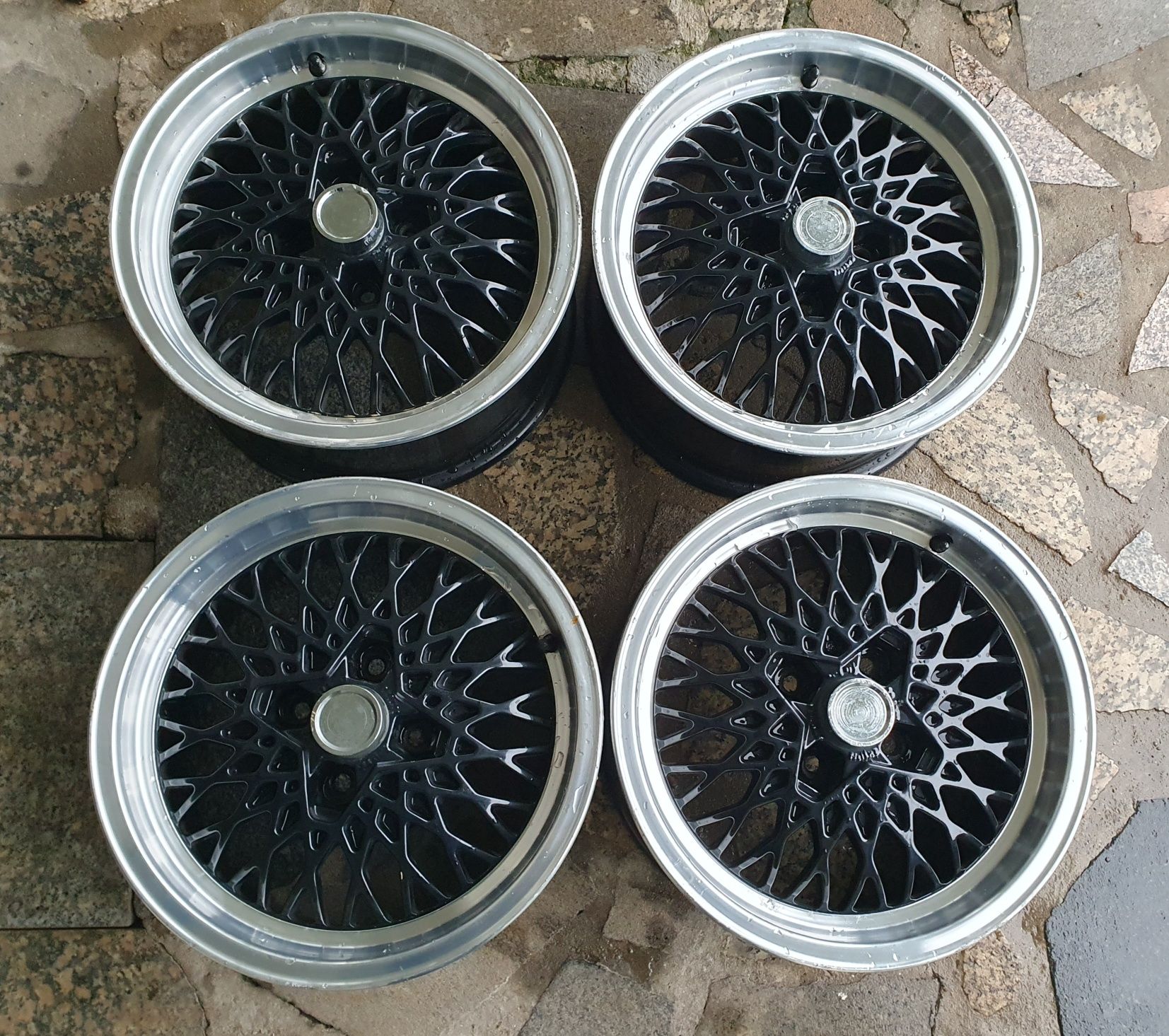 4 jantes ETA BETA LUCY 15"/8J com furação 4x100 mesh