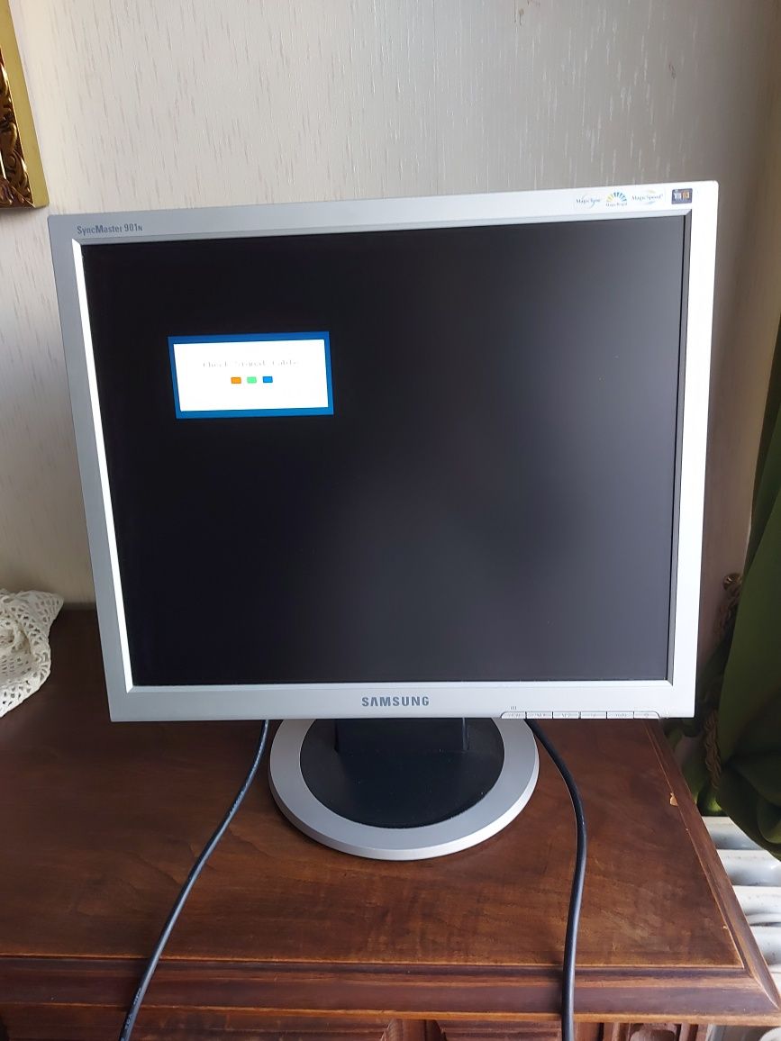 Monitor Samsung SyncMaster 901N.