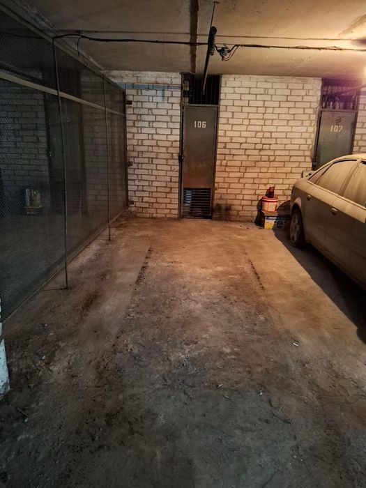 Продам гараж/паркомісце на стоянці Мазда, Рівне