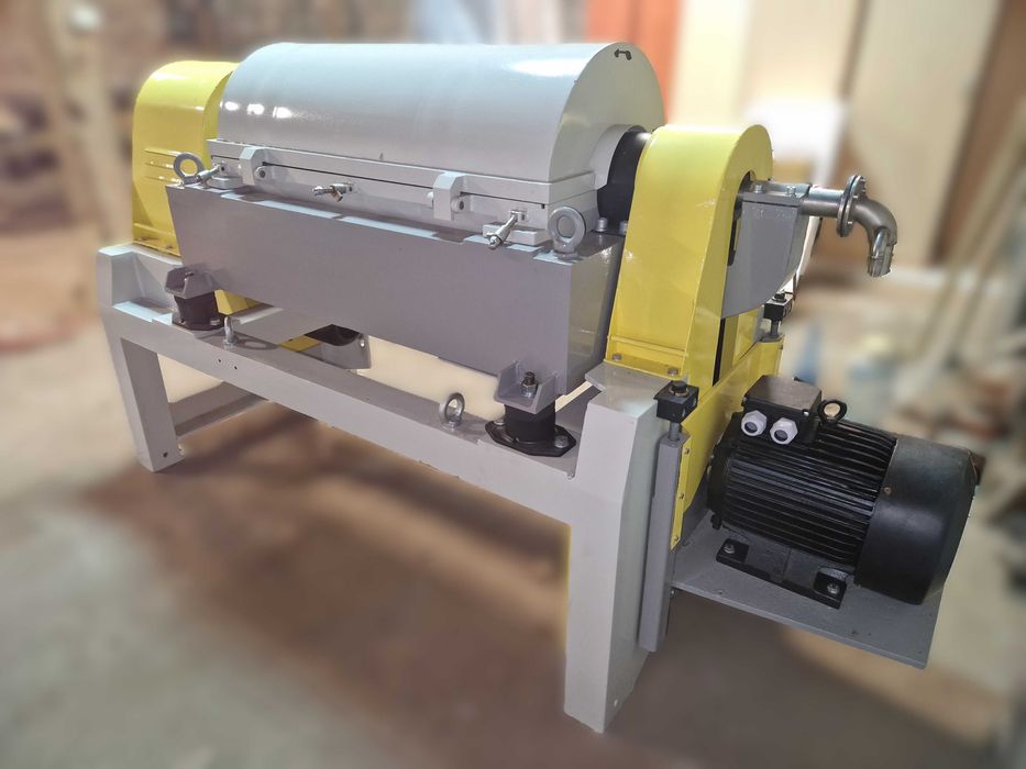 Dekanter - Wirówka. Maszyna spożywczo - przemysłowa.