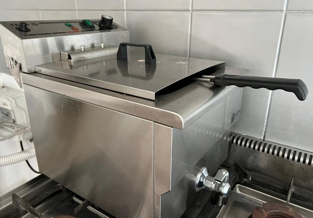 Zgrzewarka do tacek RQDS-1 | 700 W | sterowanie elektroniczne | matryc