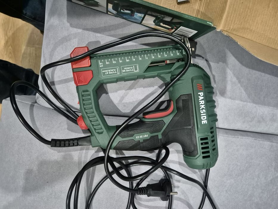 Степлер Parkside з Іспанії