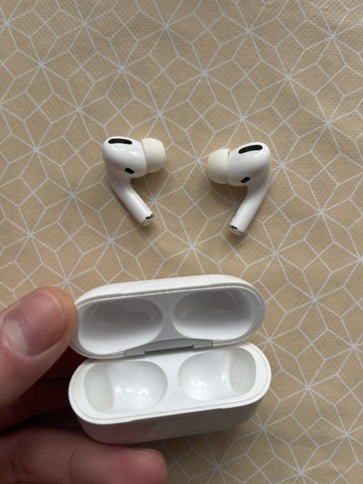 Продам Airpods pro