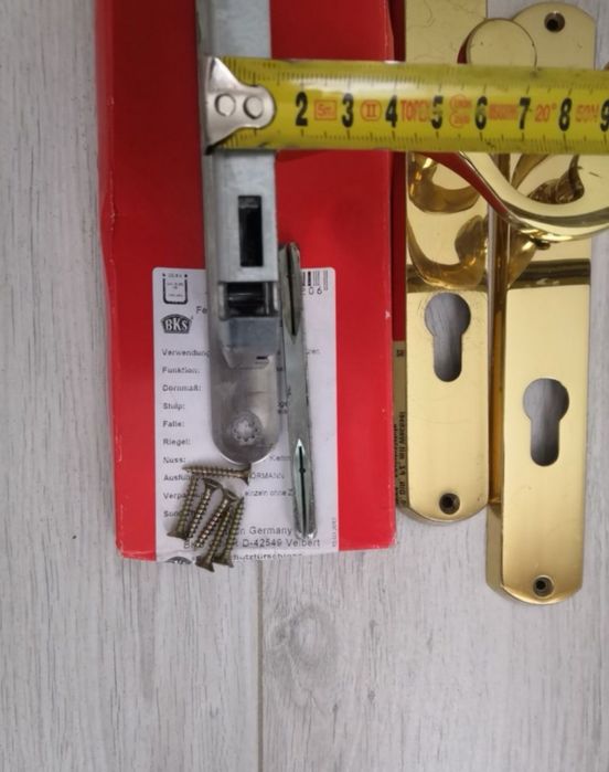 Врізний замок в комплекті