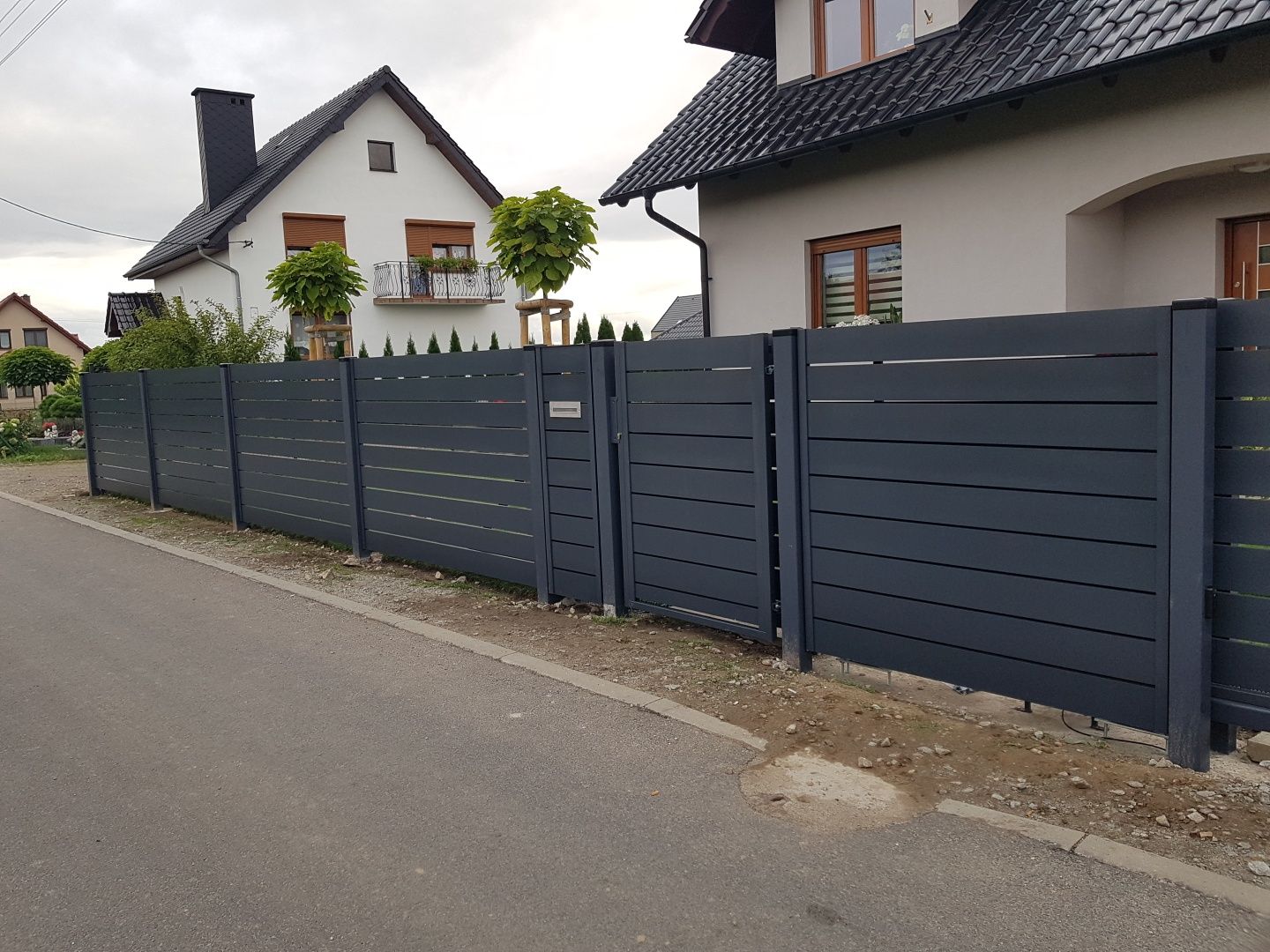 Ogrodzenie, brama