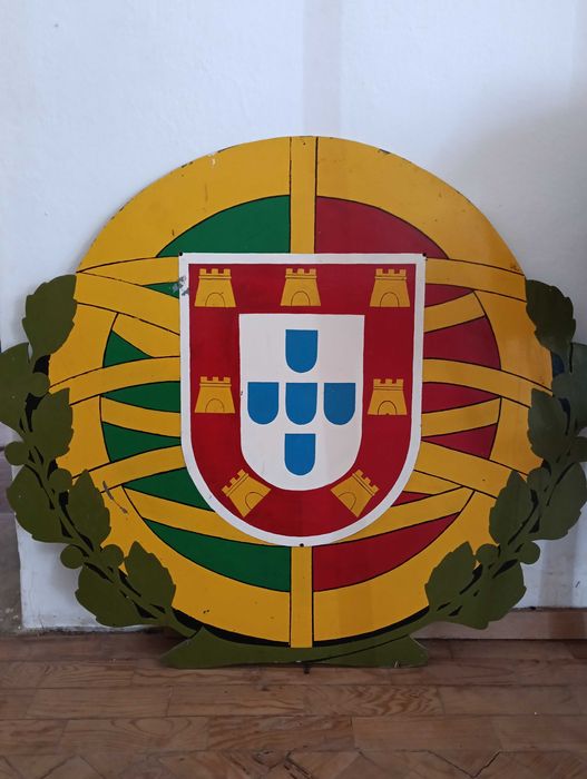 Escudo das Armas de Portugal pintado à mão