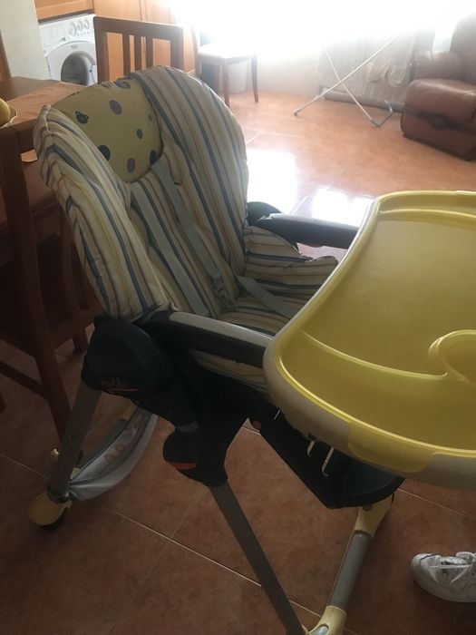 Cadeiras de bebé para auto + refeições (2 pelo preço de 1)