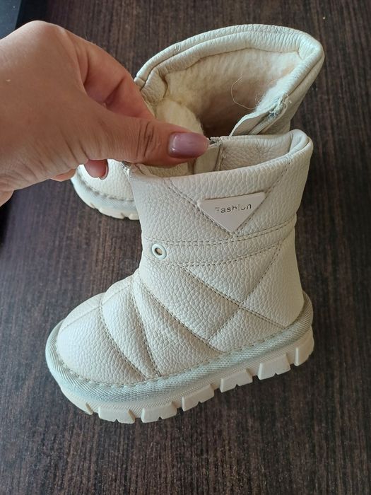 Уггі, сапожки, черевики