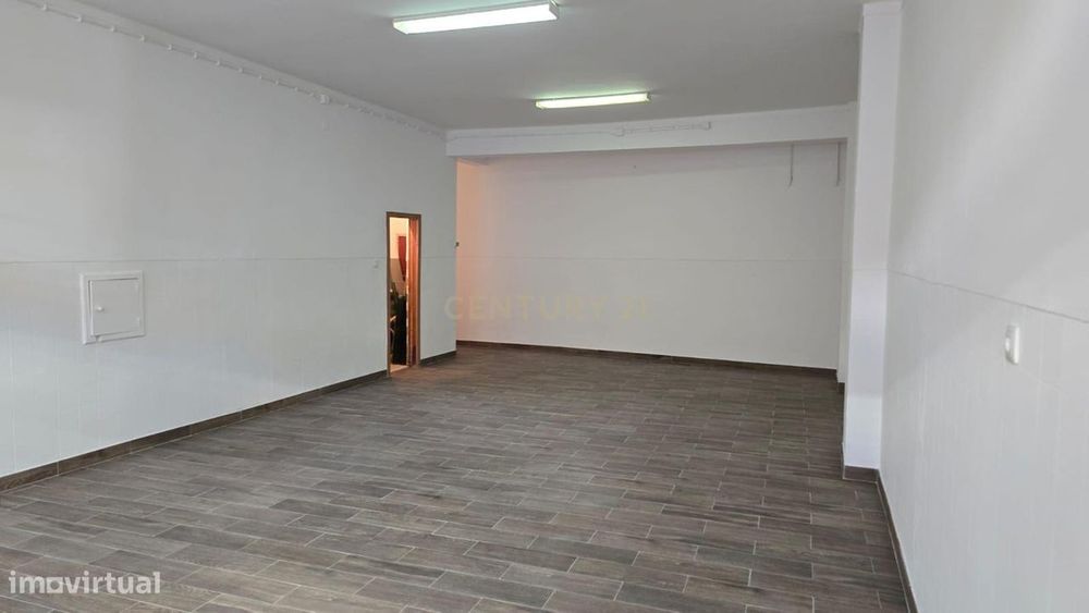 Arrendamento Loja no Lavradio, Barreiro: Excelente Localização e Acess