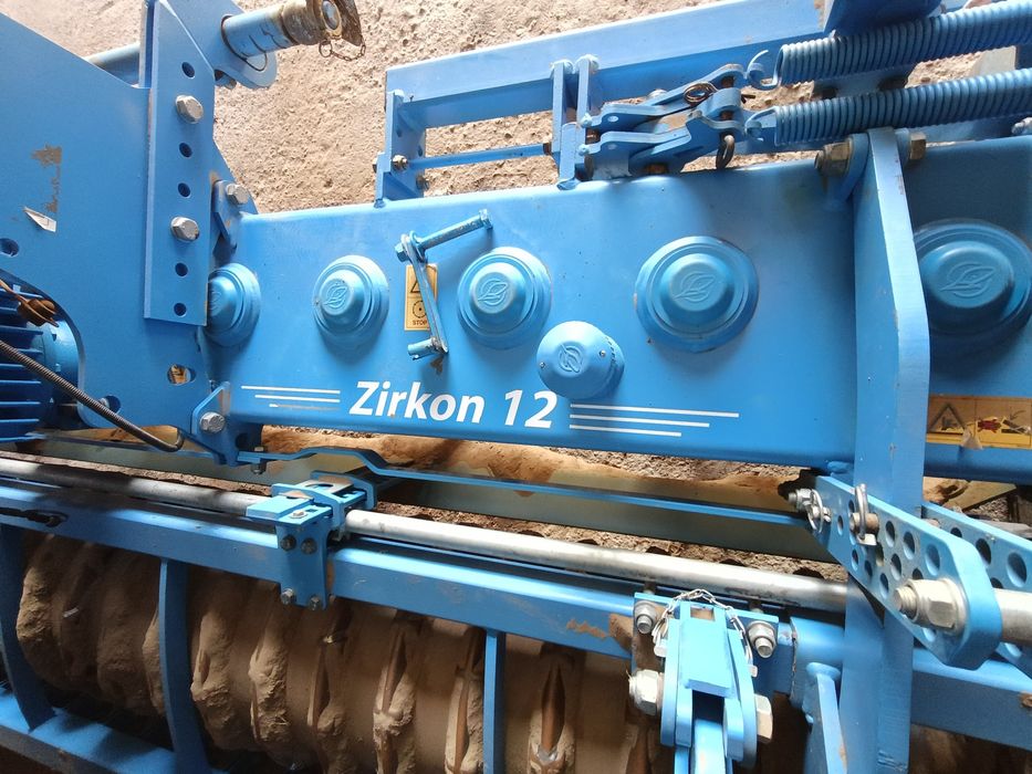 Sprzedam siewnik LEMKEN SAPHIR 7  z broną  LEMKEN ZIRKON 12