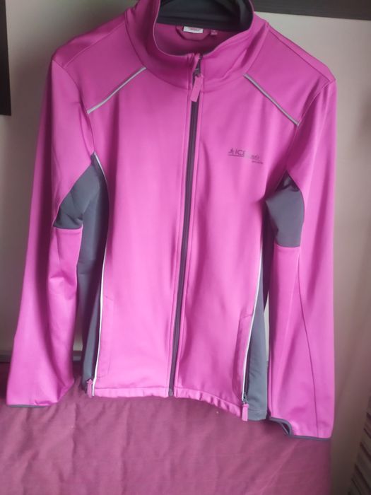 Bordowa bluza sportowa