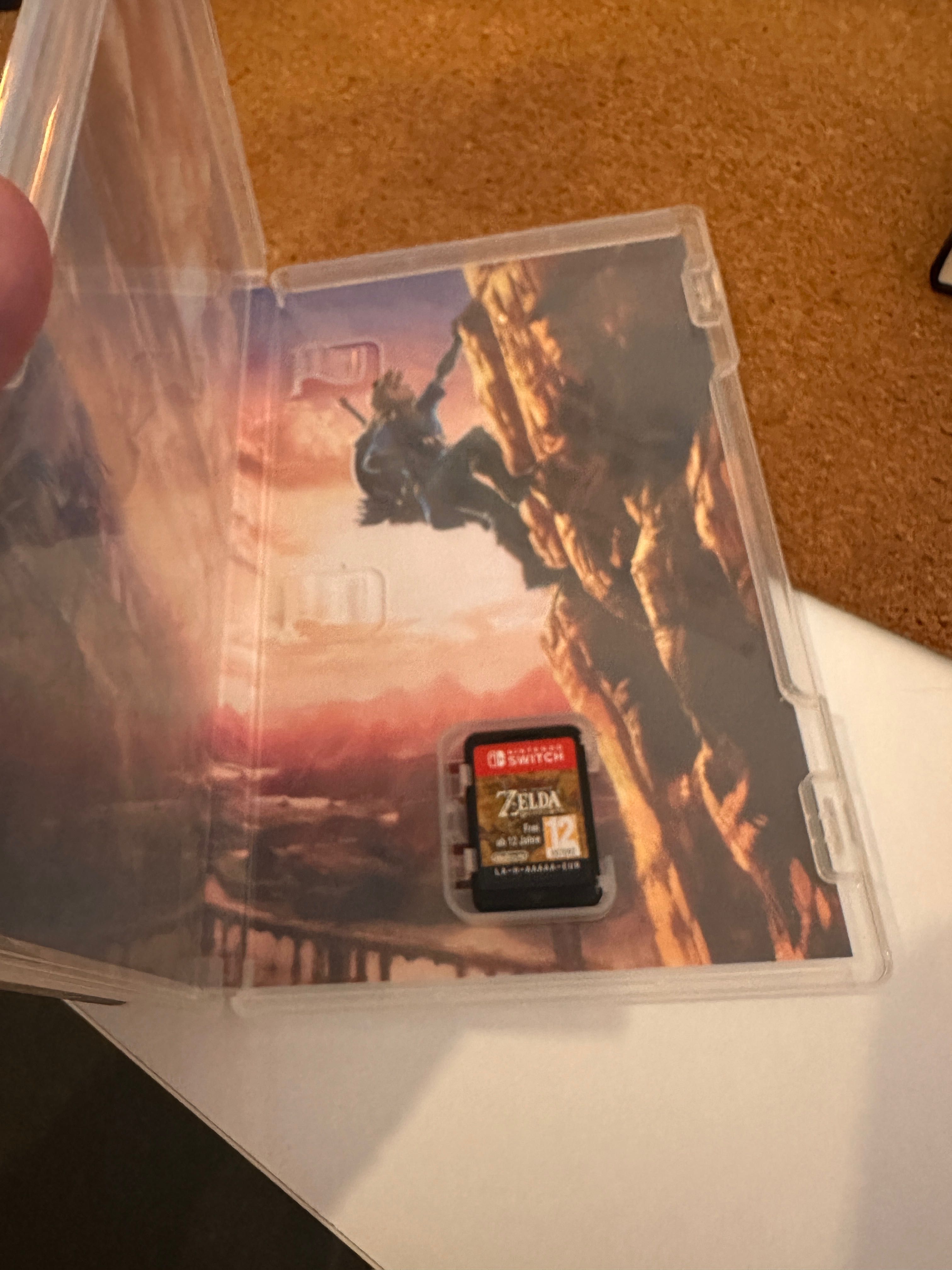 Vendo Nintendo Switch v.2 com Zelda e Mario