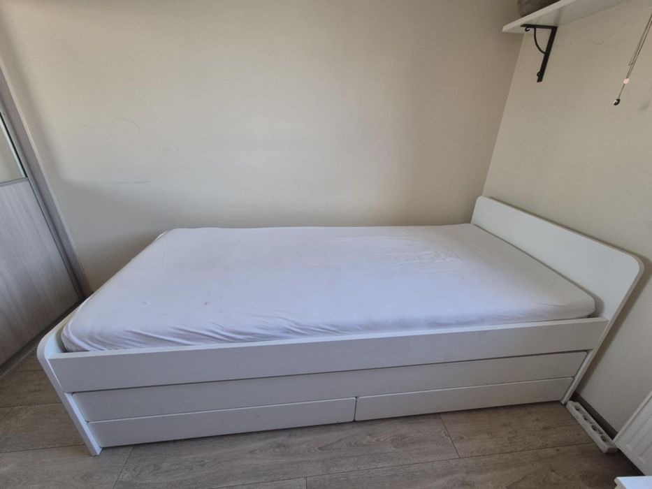 Łóżko z dolnym łóżkiem