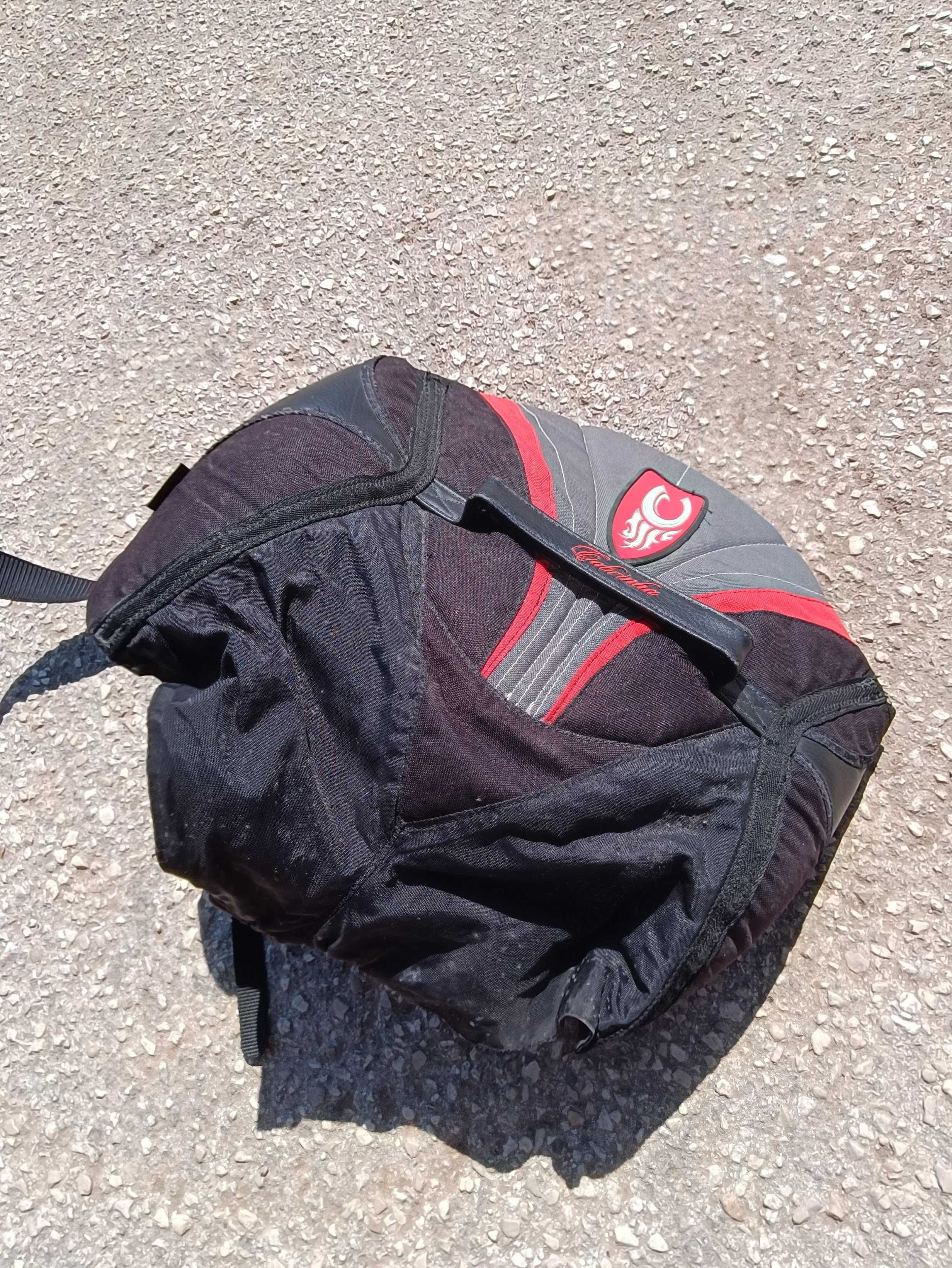 Vende-se trapézio de kitesurf Cabrinha, tamanho XL, em bom estado.