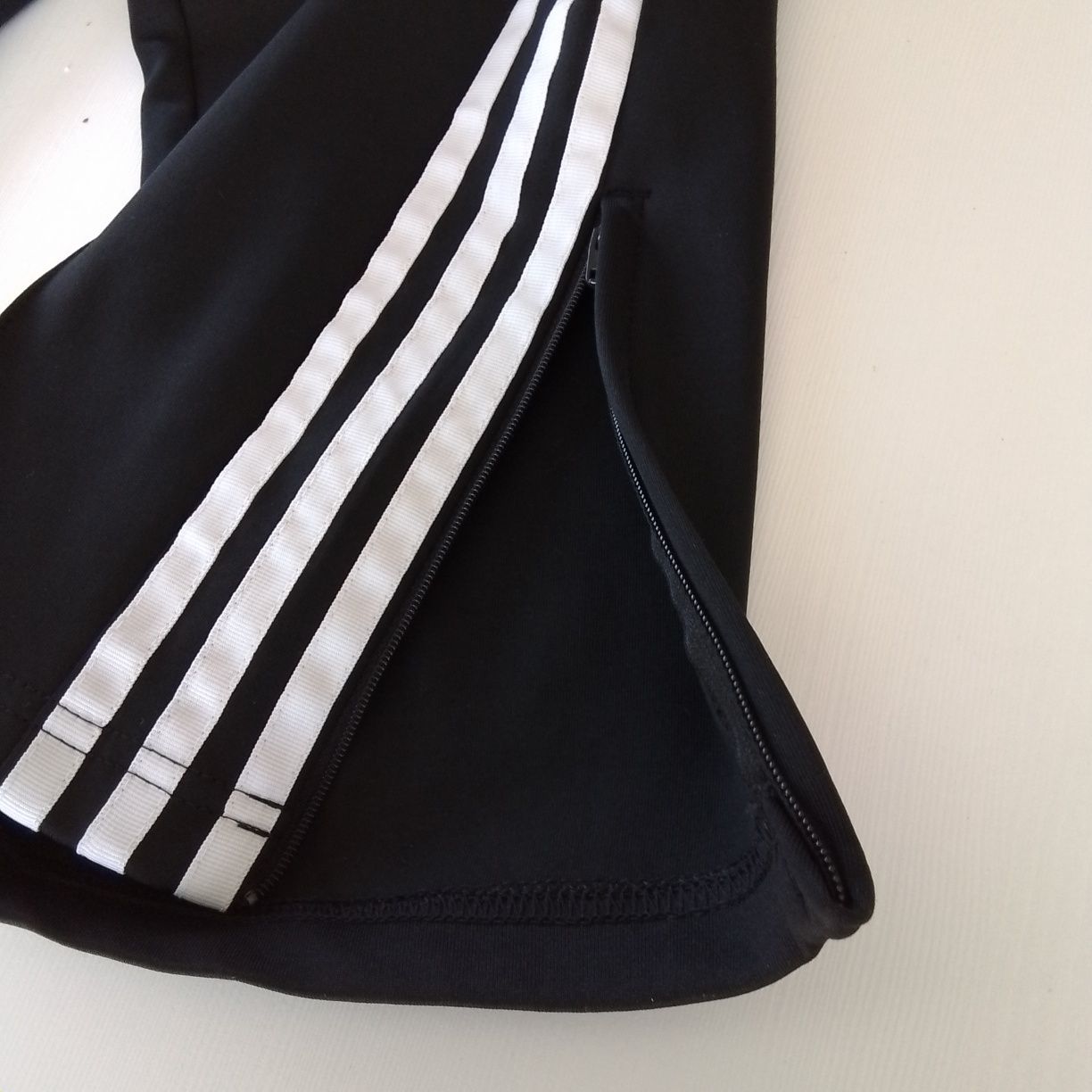 Adidas nowe dresowe spodnie damskie rozm.58/60,/ 9XL. Pas 125 cm- 140