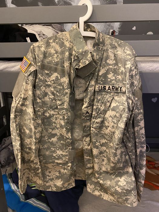 Bluza wojskowa we wzorze ucp rozmiar small-long + naszywki