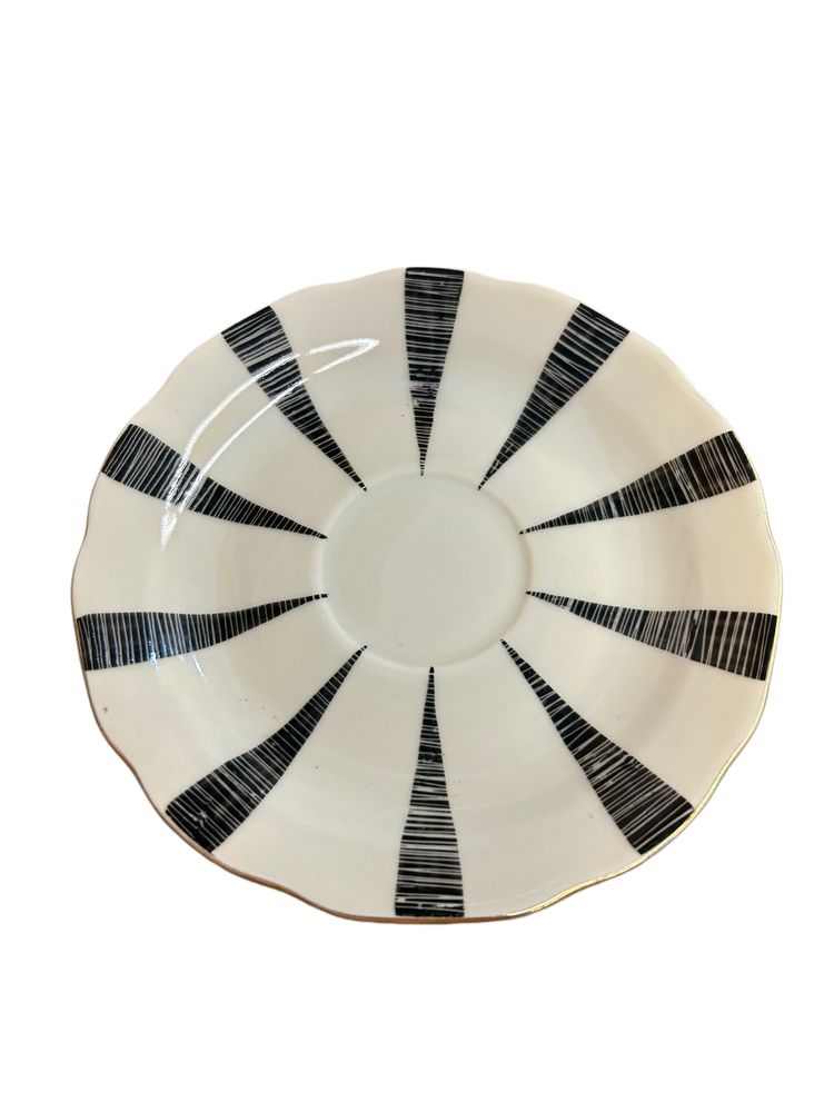 Porcelanowa filiżanka w paski Bułgaria nr.7892