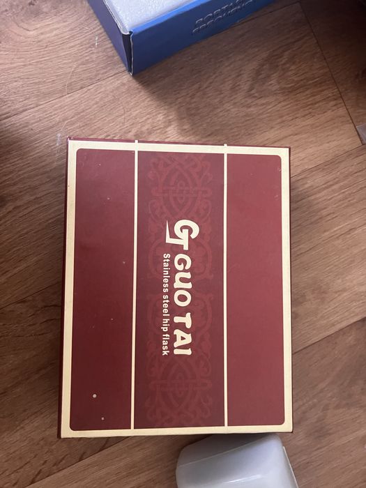 Продам флягу з рюмками