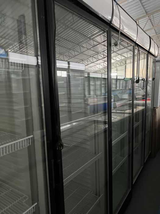 Шафа холодильна однодверна. Холодильна вітрина. Холодильне обладнання.