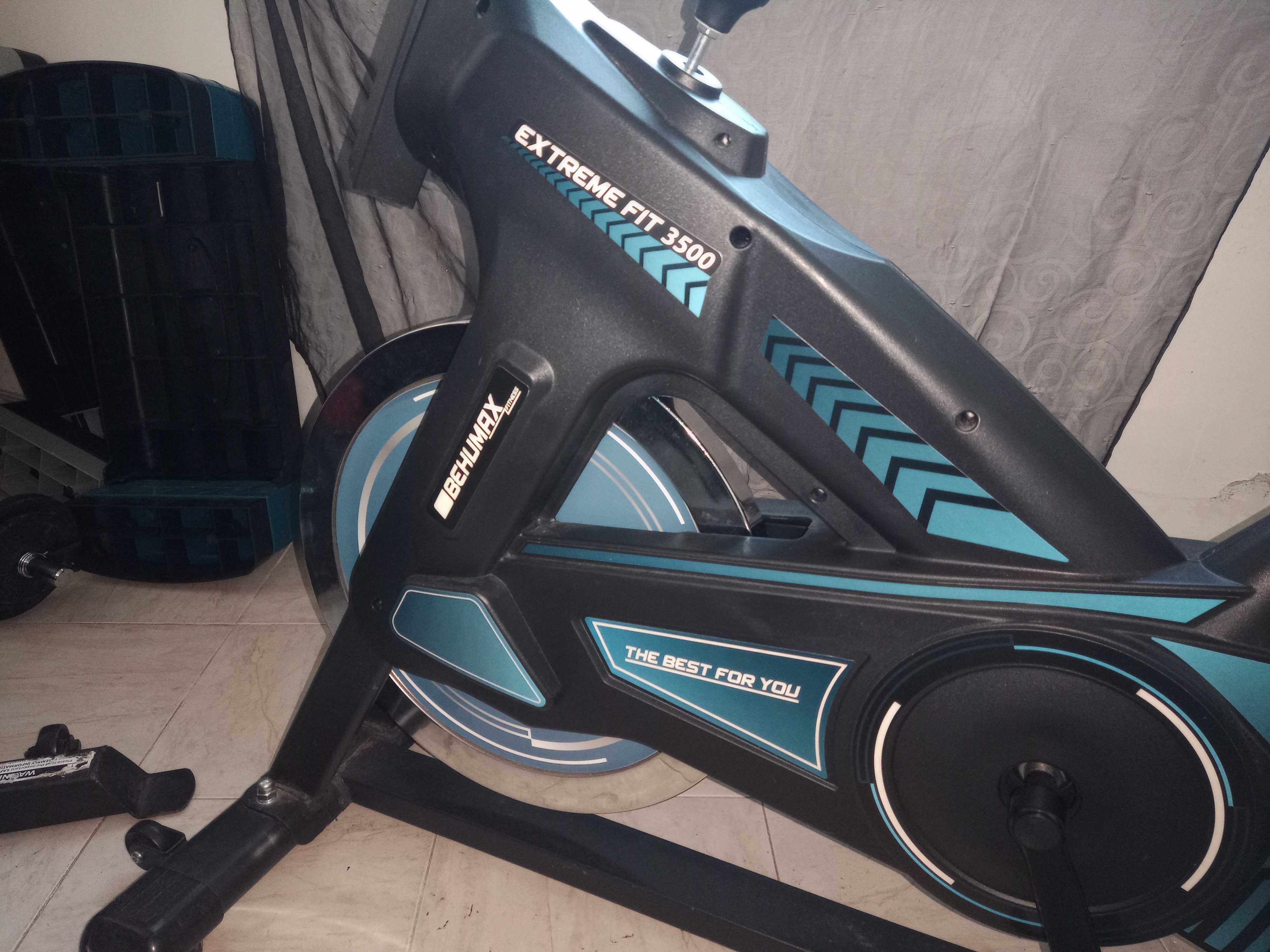 Bicicleta interior Extreme FIt 3500, monitor LCD, volante de 25 kg