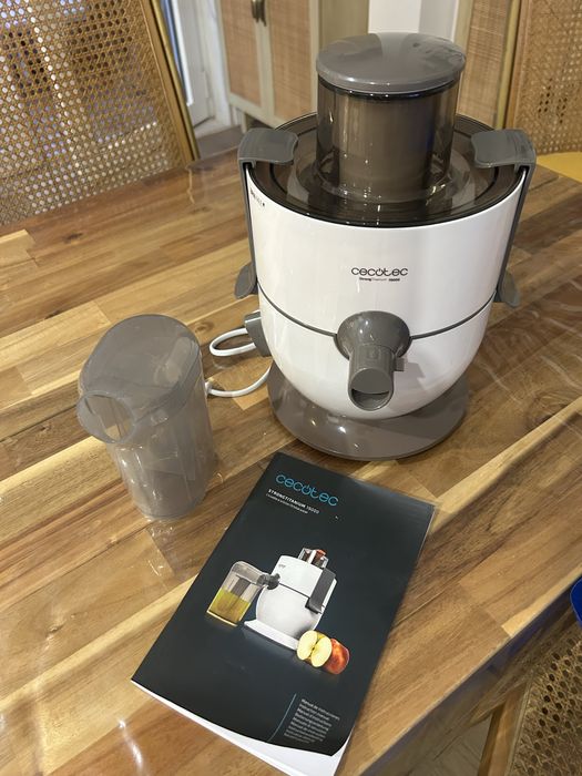 Slow Juicer CECOTEC espremedor lliquificador