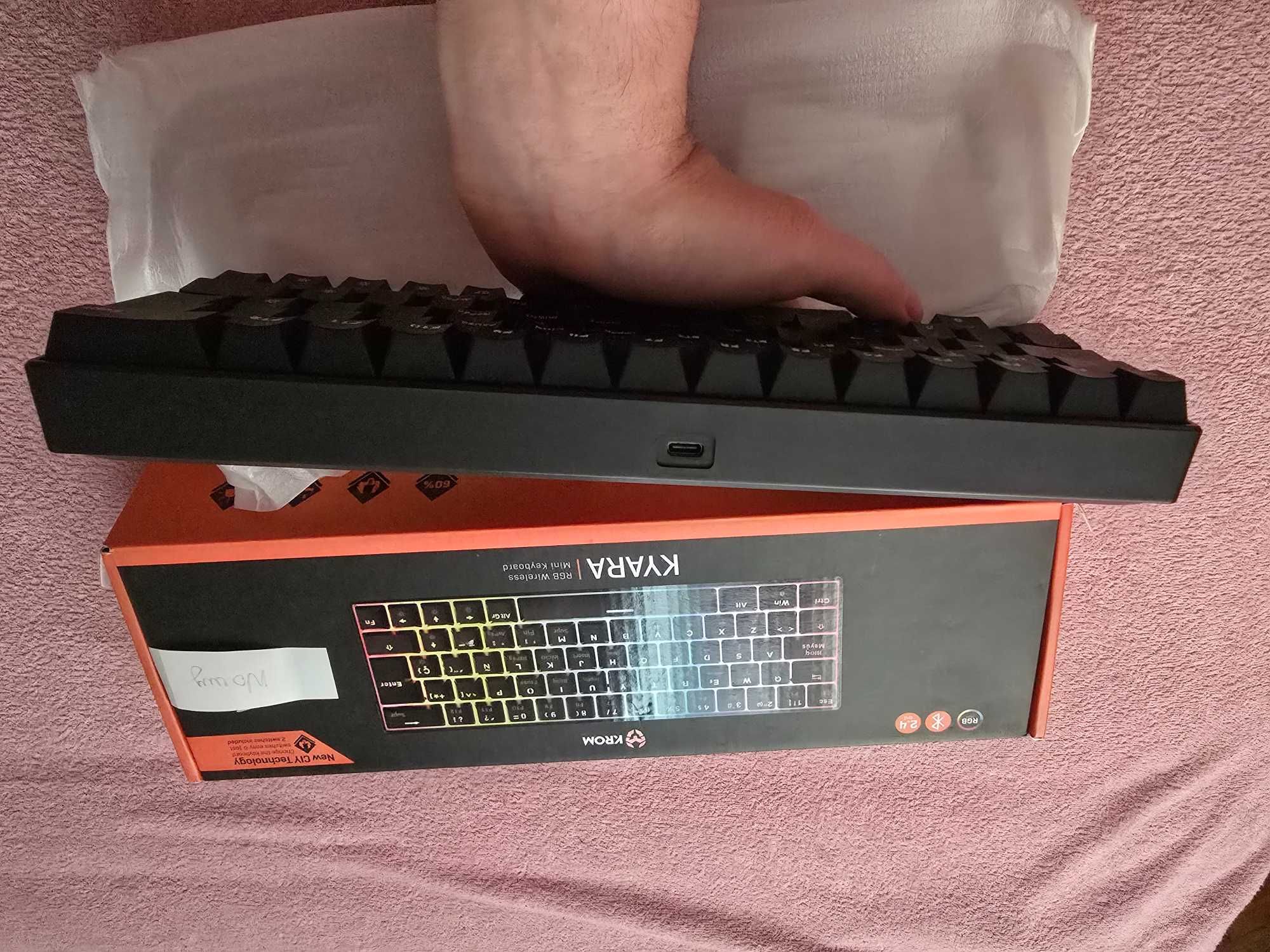 KROM KYARA - RGB Mechanical Gaming Keyboard, Bluetooth 5.0, 2.4 GHz
