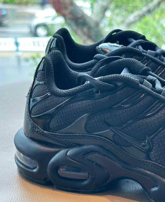 "Buty damskie Trampki"Nike_Air_Max_TN_Plus_czarny R. 45