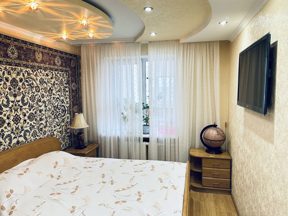 5 Черемушки/Бреуса,уютная квартира 89м с ремонт,кухня 14м,все остается