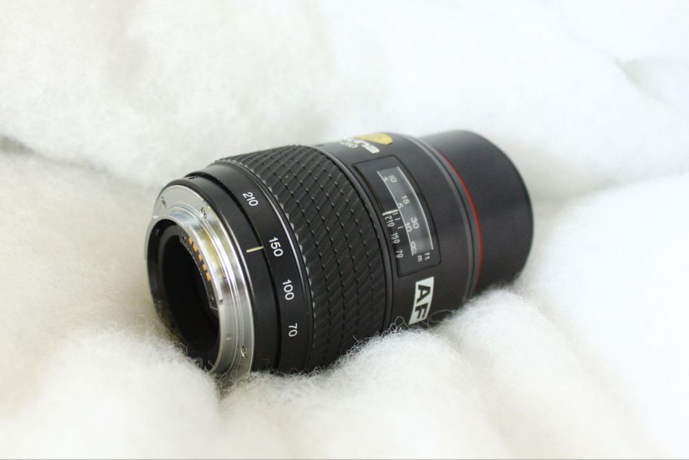 Tokina 70-210 mm f/4-5.6 – obiektyw zoom do lustrzanek