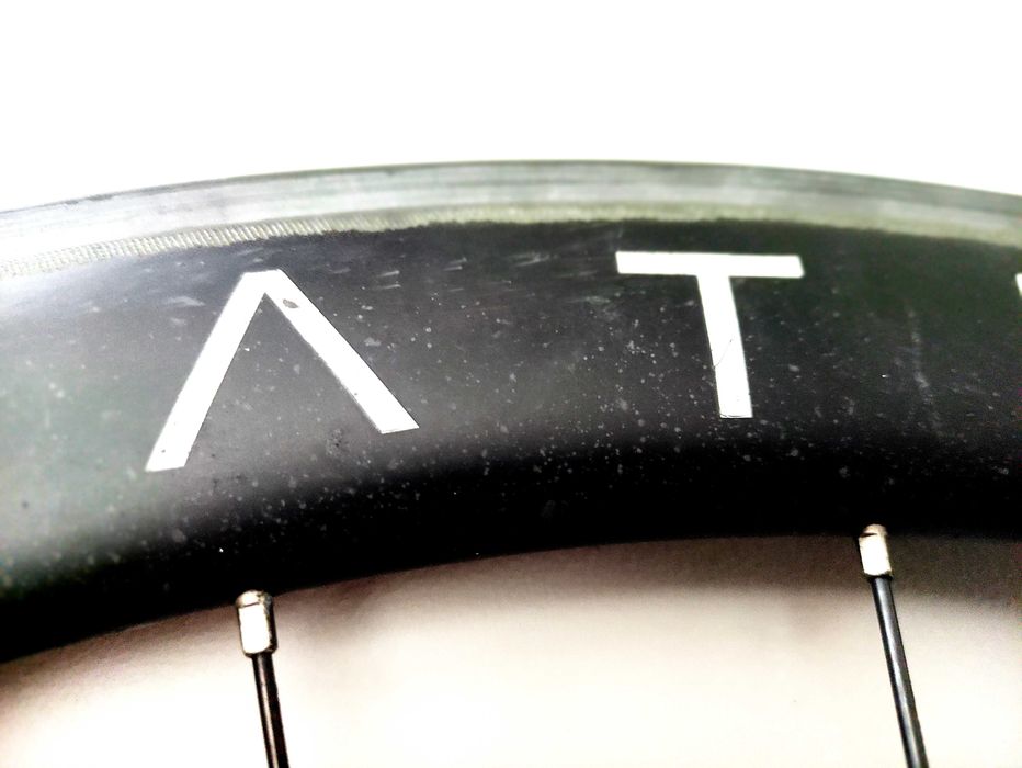 Koło tył Karbon Szosa SATURAE DT Swiss 28'' Wysokie i Lekkie Aero Krk