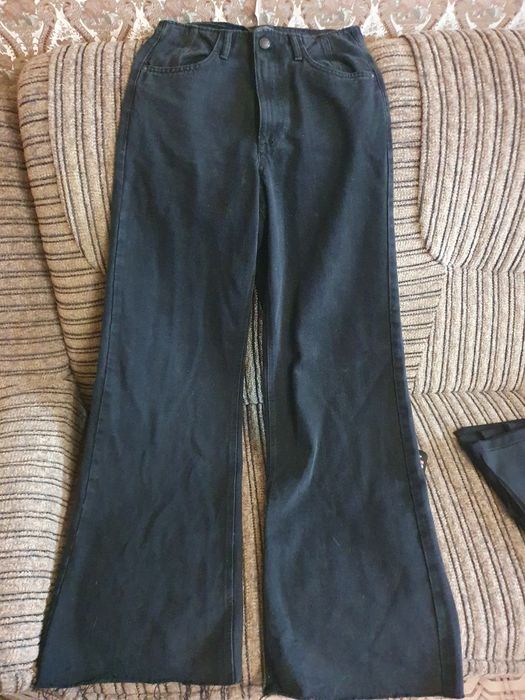 Продам джинсы на девушку