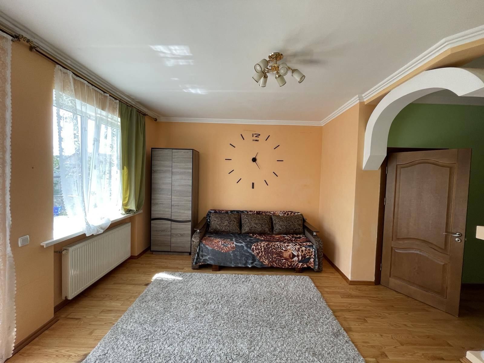 Продається котедж з євроремонтом у Гаях Гречинських