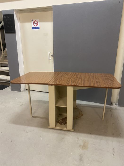 Mesa dessobravel