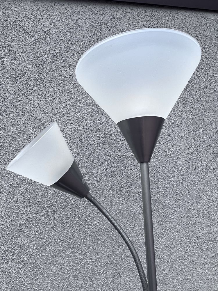 Lampa podłogowa stojąca srebrna chrom klosze