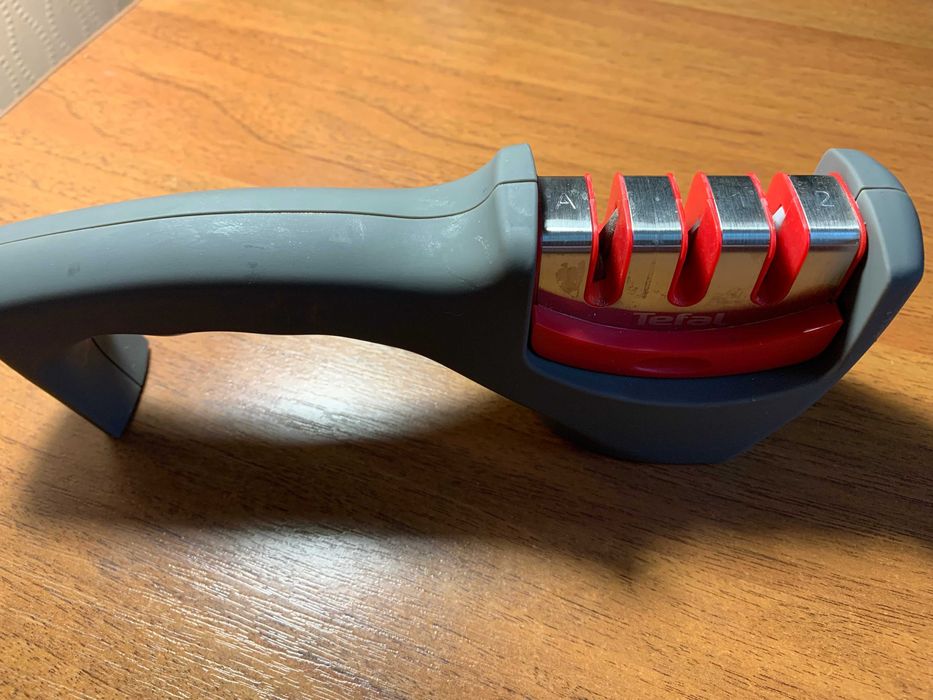 Точілка для ножів