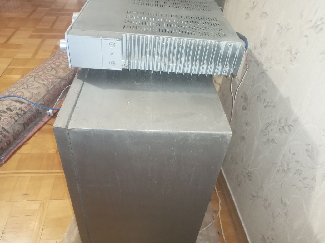 Продам колонки с усилителем