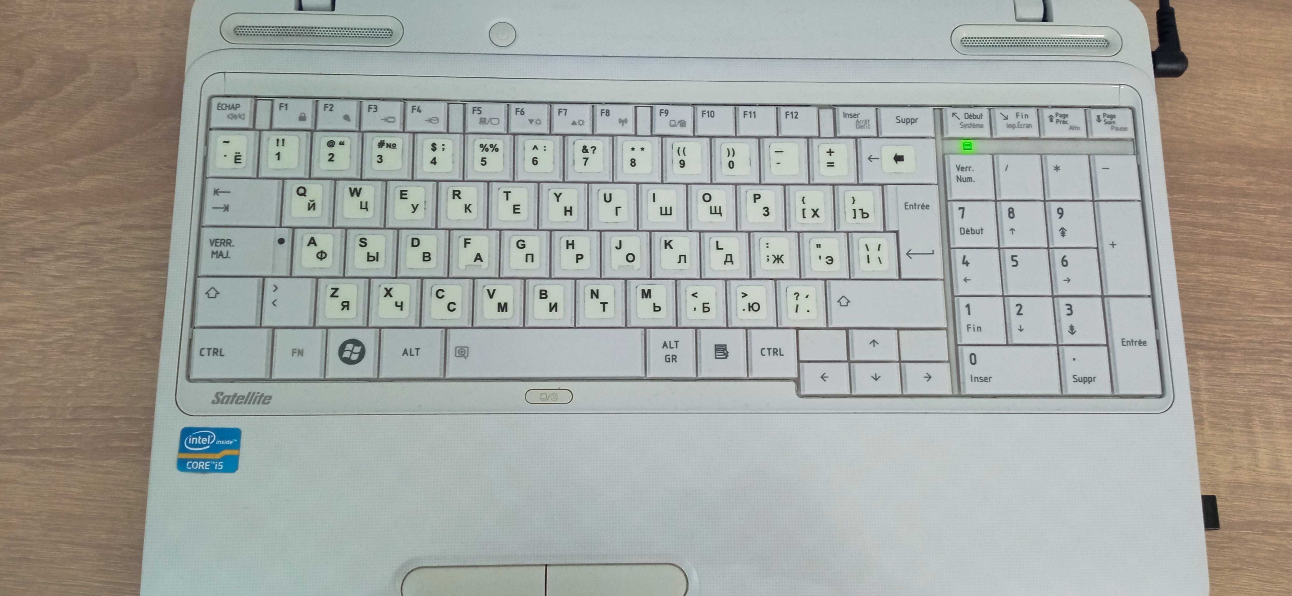 Ноутбук Toshiba Satellite L750 Core i5.