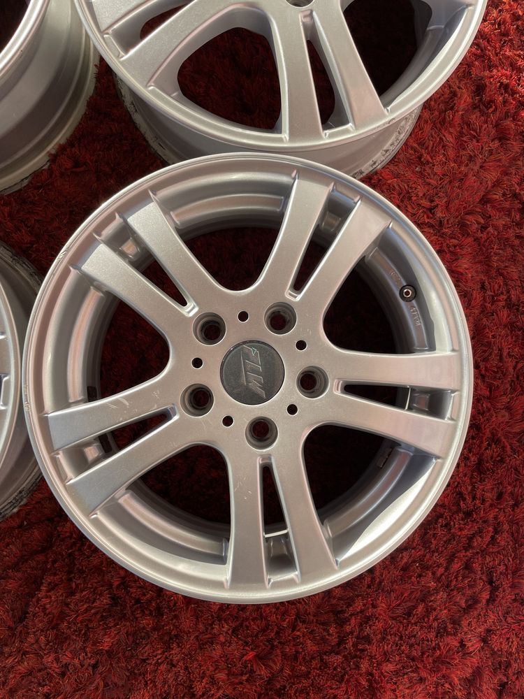 Renault Megan Scenik Zoe Nissan Mitsubishi R15 5x114,3