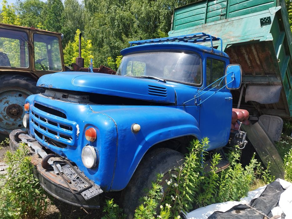 ЗІЛ розборка 4502 по запчастинам або все разом газ 3307 є лобове скло