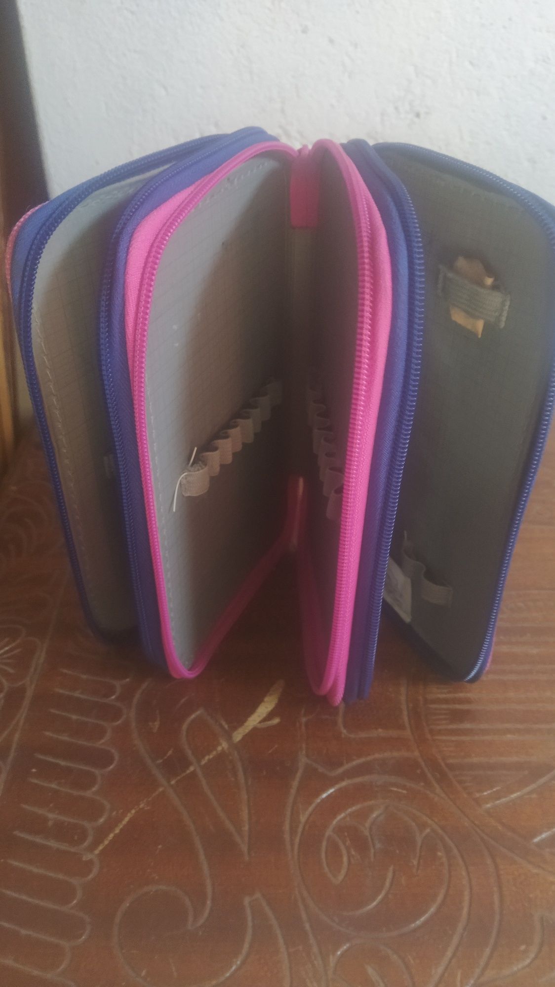 Estojo da Violeta.