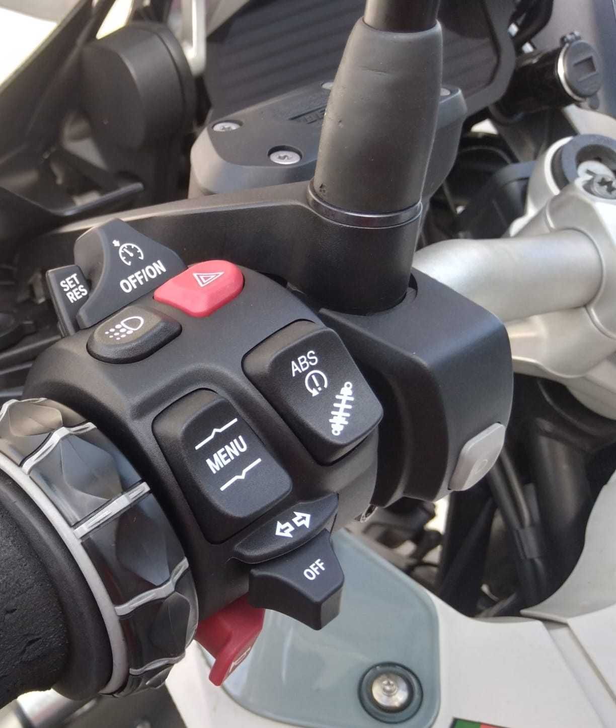 BMW R1200 GS ADVENTURE - Full Extras