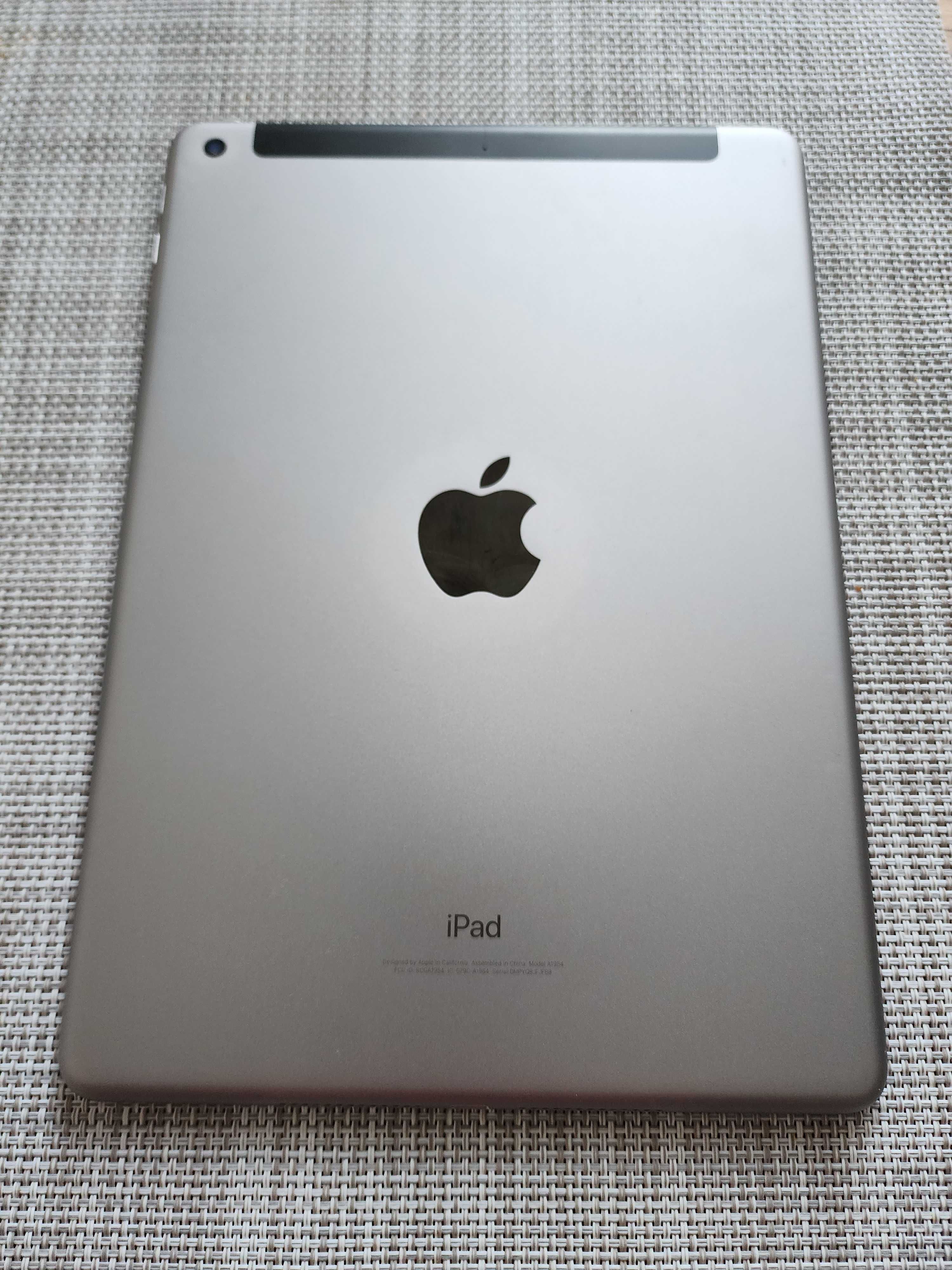 Планшет Apple iPad (A1954) 32GB Wi-Fi + Cellular Space Gray (MR6Y2)