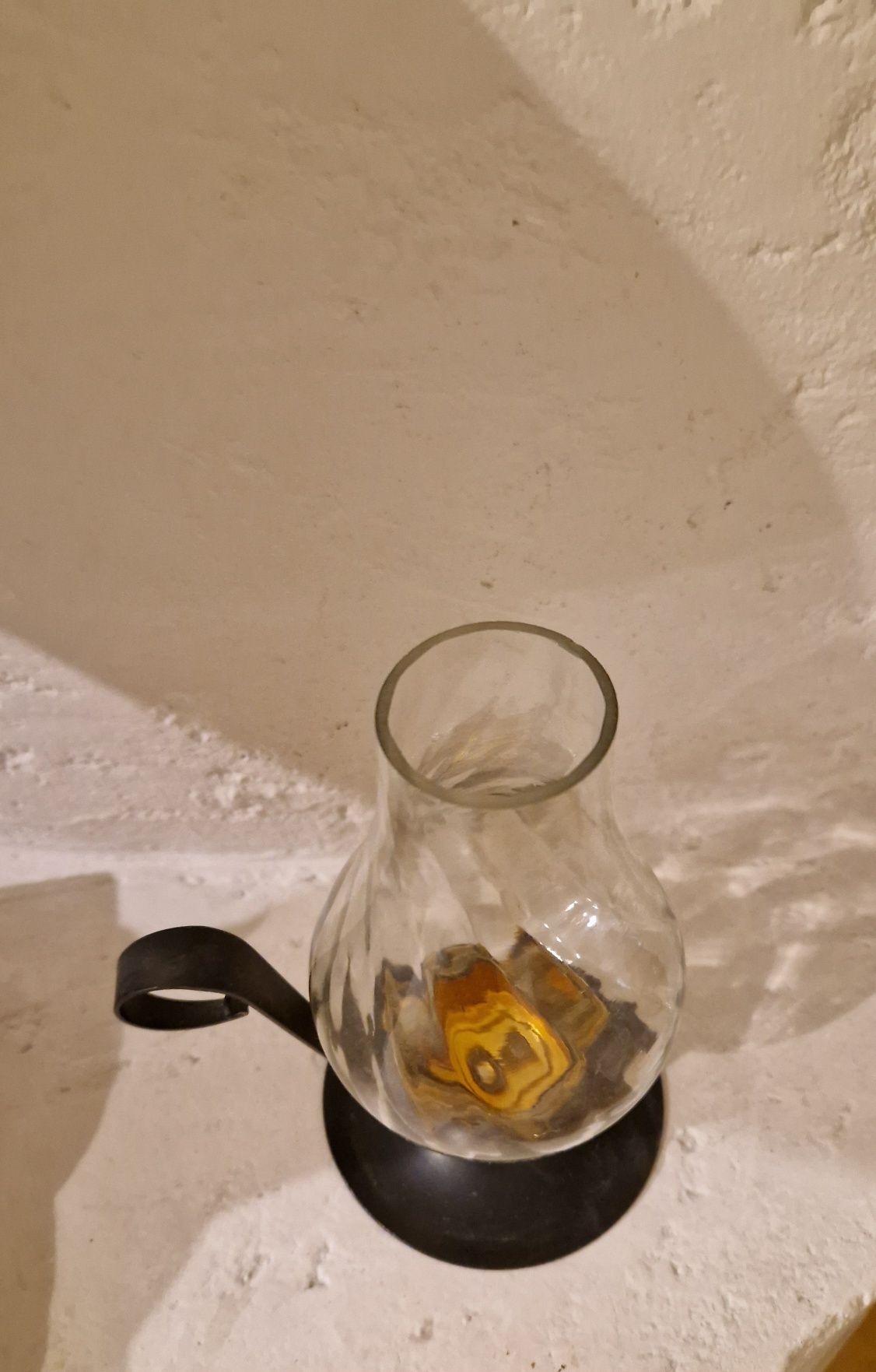 Świecznik  jak lampka naftowa-kaganek,szkło do lampy naftowej śred.4cm